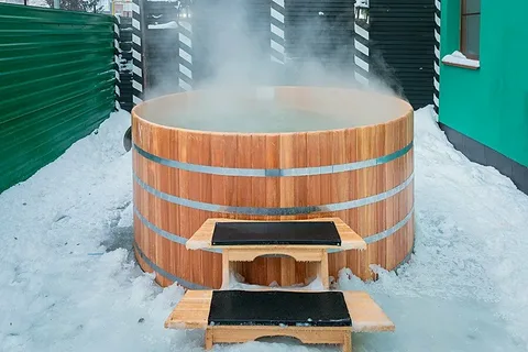 Открытая на улице купольная беседка